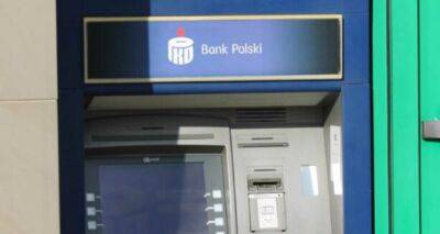 За снятие наличных с украинских карт с 18 января ввели комиссию в банках Польши