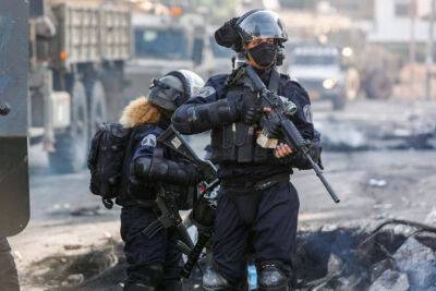 Офицер МАГАЦ открыл огонь на поражение по напавшим на него палестинцам