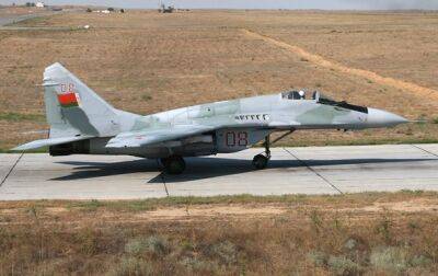 Беларусь заявила, что "отрабатывает переброску" самолетов на аэродромы в РФ