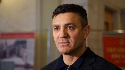 «Слуге народа» не хватает голосов для исключения Тищенко из фракции – СМИ
