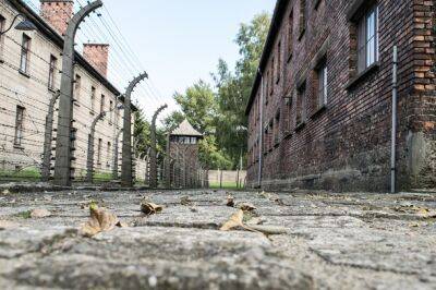 Режиссеры доносят историю Холокоста до молодого поколения с помощью виртуальной реальности