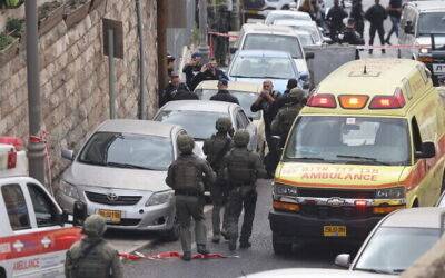 Второй теракт за сутки в Иерусалиме: двое человек тяжело ранены, 13-летнего нападавшего обезвредили