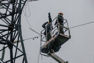 Серьезный дефицит электроэнергии: в Укрэнерго предупредили об аварийных отключениях света
