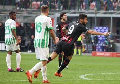 Милан на своем поле разгромно уступил Сассуоло. Два гола россонери отменил ВАР