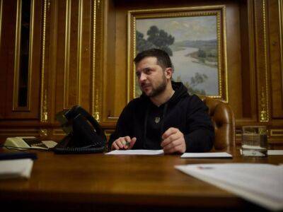 Зеленский провел телефонный разговор с новоизбранным президентом Чехии и пригласил его в Украину