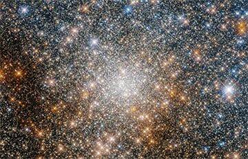 Телескоп «Хаббл» показал рой звезд в космическом улье: в чем его особенность