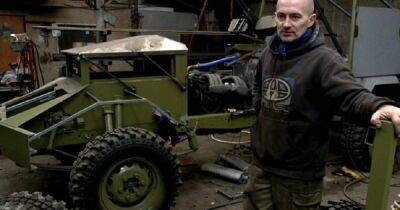 Украинские волонтеры наладили выпуск необычных бронированных грузовиков для армии (видео)