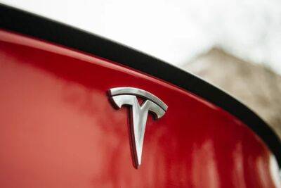 Tesla отчиталась о рекордных поставках электромобилей. Акции отреагировали падением