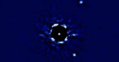 Ученый показал, как двигаются вокруг звезды 4 планеты на расстоянии в более 100 световых лет (видео)