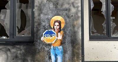 Не только Бэнкси: итальянский художник нарисовал антивоенные граффити в Ирпене, Буче и Киеве (фото)