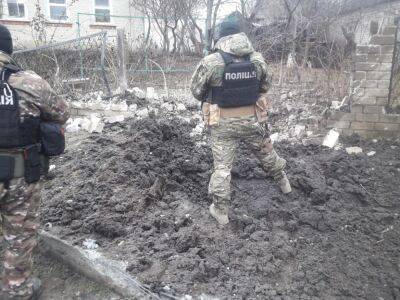 Разбиты дома, двое ранены: полиция Харьковщины показала последствия обстрелов