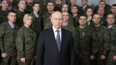 Путин готовит россиян к долгой войне и больше не пытается оградить их от плохих новостей с фронта – NYT