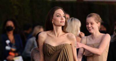 Анджелина Джоли встречается с актером, младше ее на 20 лет