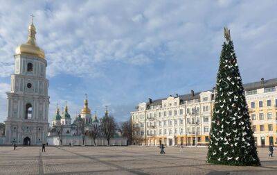 В Києві почали утилізувати новорічні ялинки: адреси пунктів прийому