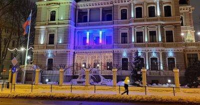 В посольстве РФ в Латвии нашли "вещество неизвестного происхождения": работает полиция