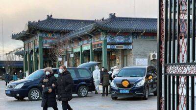 В Китае из-за высокой смертности от COVID-19 переполнены крематории