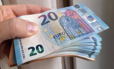 Официальный курс валют: Евро добавил 26 копеек