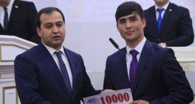 В Таджикском государственном педагогическом университете наградили победителей олимпиад и конкурсов