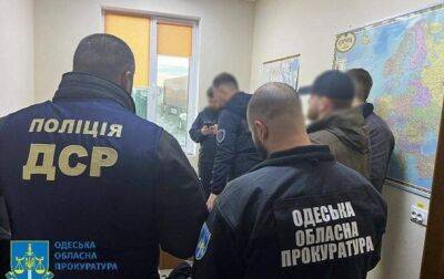 В Одесской области таможенник погорел на взятке