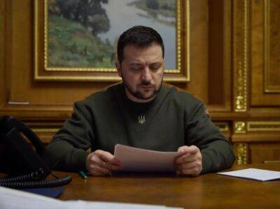 Зеленский провел заседание ставки верховного главнокомандующего, на котором обсуждались "три важнейших момента"