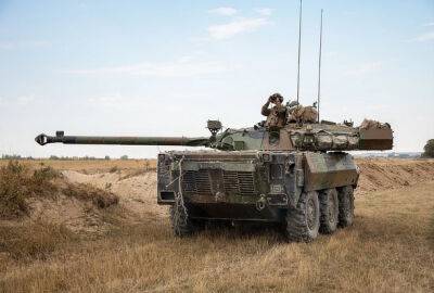 Франция передаст Киеву колесные танки, США - бронетранспортеры