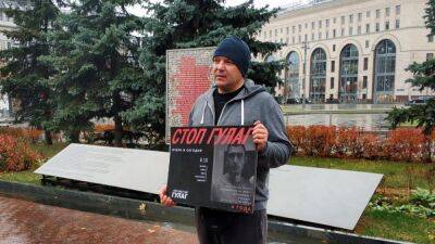 Оппозиционер Владимир Залищак уехал из России после обыска