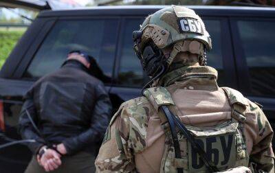 СБУ затримала зрадника, який допомагав ворогу будувати блокпости в Харківській області