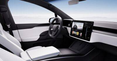 Tesla вернула круглый руль для своих электромобилей (фото)