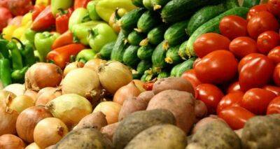Все дорожает: как изменились цены на картофель, капусту, огурцы и помидоры в супермаркетах
