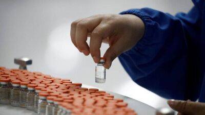 Bloomberg: Китай отказался от поставок западных вакцин против COVID-19