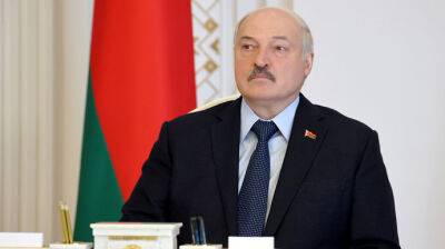 Лукашенко: Мы поддерживаем российских братьев, но не забываем и об украинцах