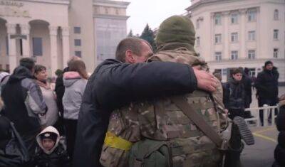 "Говорил матери, что поехал на войну якобы волонтером": украинка отдала миллион за павшего сына на нужды армии
