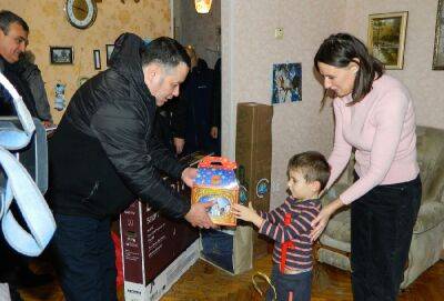 Игорь Руденя исполнил новогодние мечты 12 детей в рамках акции «Елка желаний»