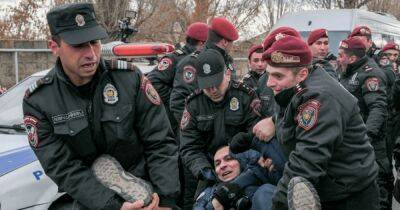 Задержаны 65 человек: в Армении выступили против российских "миротворцев" в Гюмри (фото, видео)