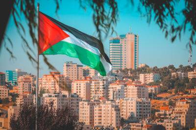 Израиль лишил свободы передвижения главу МИД и посла в ООН Палестинской автономии