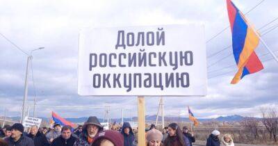 В Армении несколько десятков человек приехали пикетировать российскую военную базу