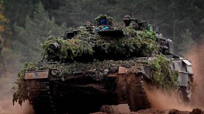 Німецькі політики закликають передати Україні танки Leopard