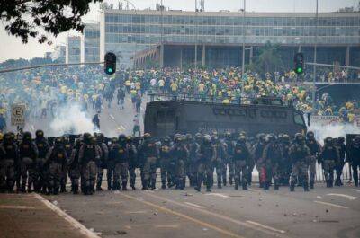 Бразилію охопили протести прихильників Болсонару, затримано понад 400 людей (ФОТО, ВІДЕО)