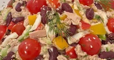 Салат с тунцом: пошаговый рецепт красивого и сытного блюда (видео)