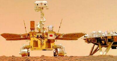 Опасный Марс. С китайским марсоходом что-то произошло: ученые не могут его "разбудить"