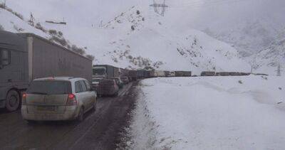 Движение по автодороге Душанбе-Худжанд разрешено за исключением фур и грузовиков с прицепом