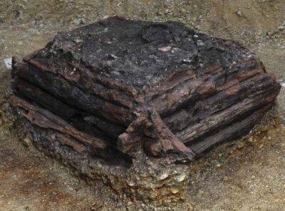Археологи виявили в Баварії колодязь бронзової доби з підношеннями (Фото)