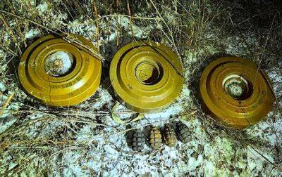 На дорозі під Ізюмом виявили російські протитанкові міни та гранати (фото) - rbc.ua - Україна - місто Київ - Росія - місто Харків