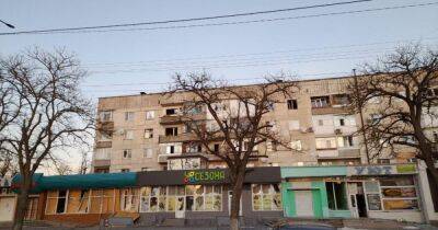 Повреждены 100 домов: ВС РФ обстреляли Очаков, есть раненые (фото)