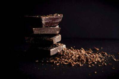 Вчені назвали 8 дивовижних властивостей шоколаду для здоров'я