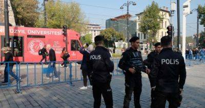 Теракт в Турции: двое погибших, раненые правоохранители
