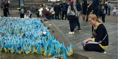 Влада Либеров - Константин Либер - «Вся Украина замерла». Украинские фотографы показали эмоциональные кадры, сделанные на Майдане Независимости в День защитников и защитниц - nv.ua - Украина - Киев