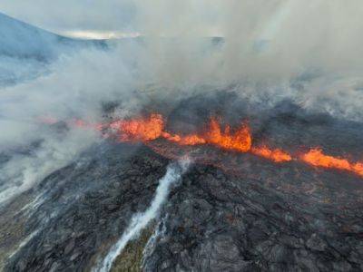 Индонезию всколыхнуло извержение вулкана - unn.com.ua - Украина - Киев - Индонезия