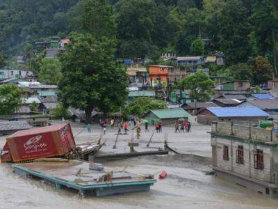 В Гималаях из-за внезапных наводнений погибло 74 человека. - unn.com.ua - Китай - Украина - Киев - Гонконг - Индия