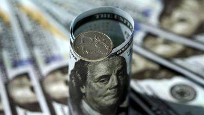 По бургерному счету: рубль признан самой недооцененной валютой стран G20